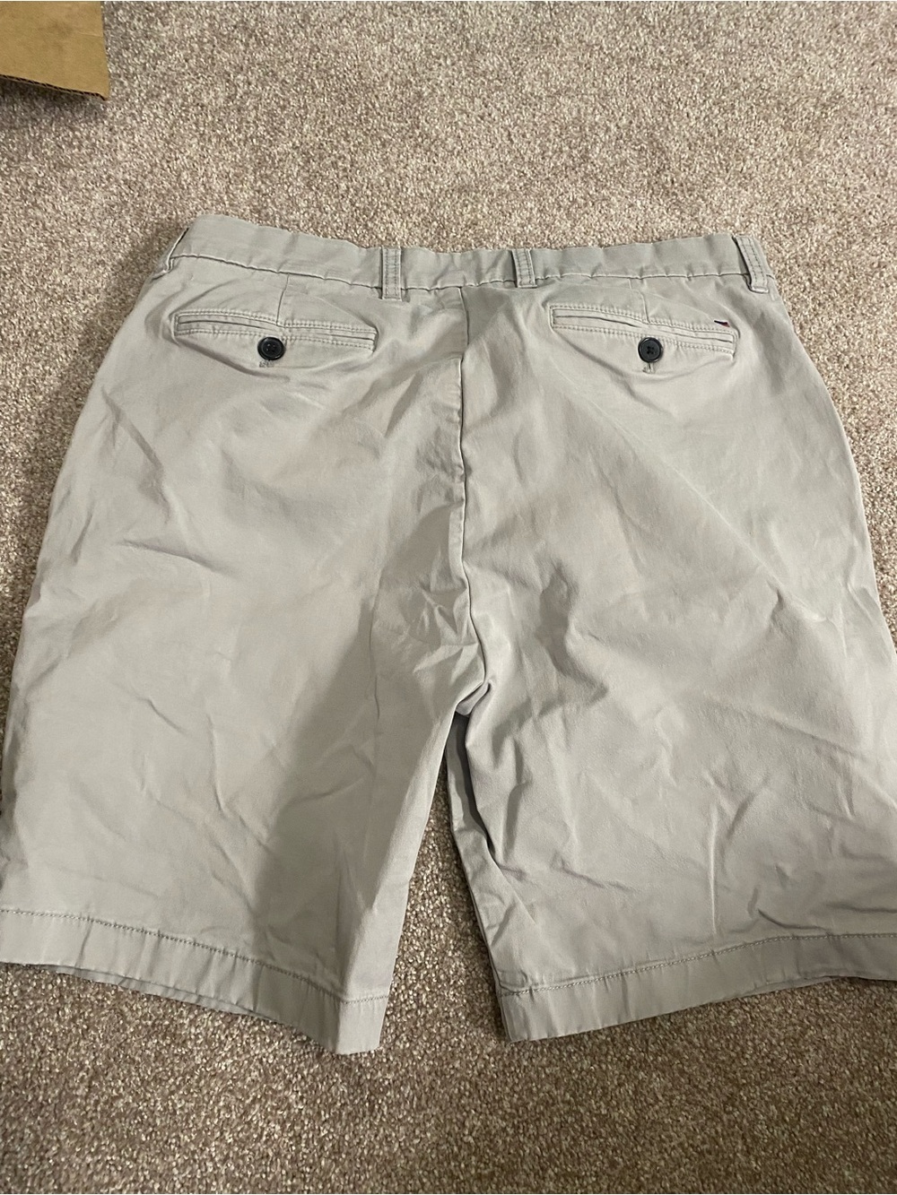 Tommy Hilfiger Light Khaki Flat Front Men's Shorts - Picture 3 of 4